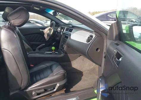 2013 Ford Mustang V6 Premium z USA, uszkodzony, nr VIN 1ZVBP8AM2D5225059